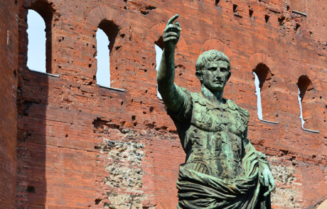 Statua di Augusto alla Porta Palatina