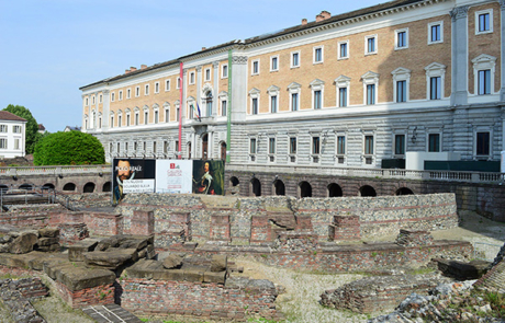 Teatro romano e manica nuova di Palazzo Reale